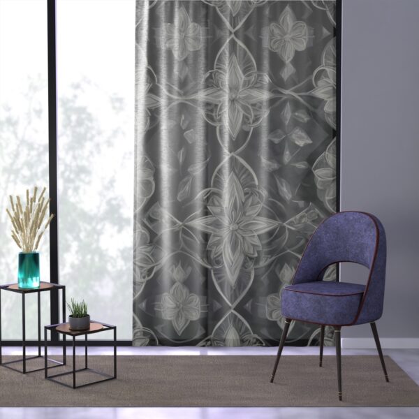 Curtain with stunning symmetrical shapes in silver and grey