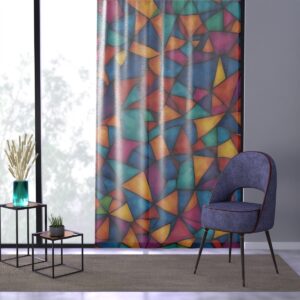 Dynamic curtain with blend of colors and shapes