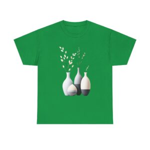 Raglan t-shirt with vases and flowers design on a green base